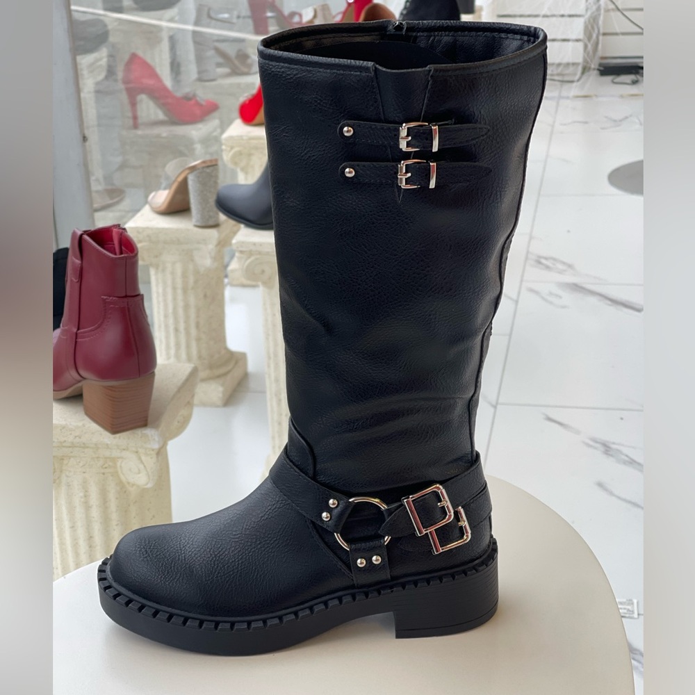 Black Boots